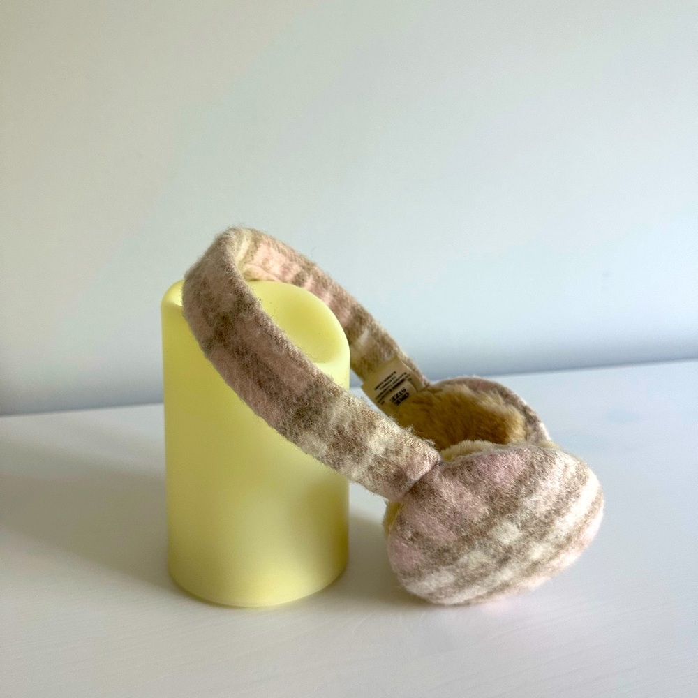 Burberry cashmere plaid ear muffs pink